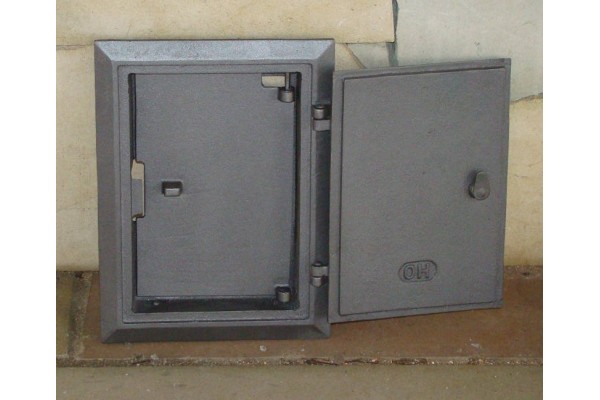 Дверка прочистки с двойной дверцей с узором DKR4